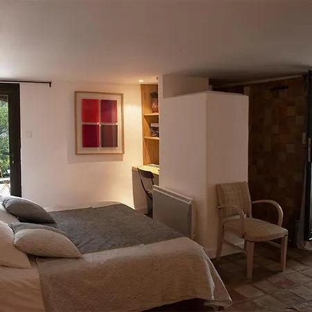 Le Clos Des Amandiers