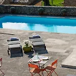 Le Clos Des Amandiers فندق مبيت وإفطار