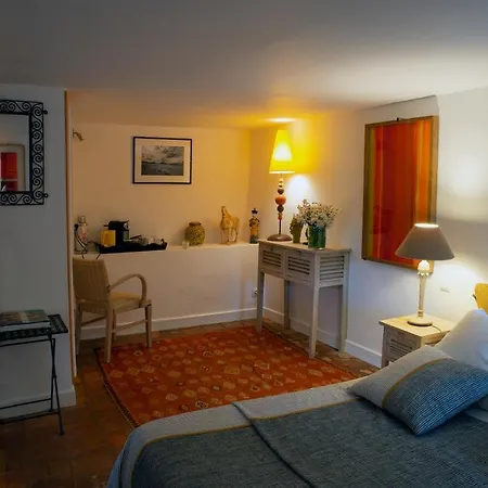 Alojamento de Acomodação e Pequeno-almoço Le Clos Des Amandiers Simiane-la-Rotonde