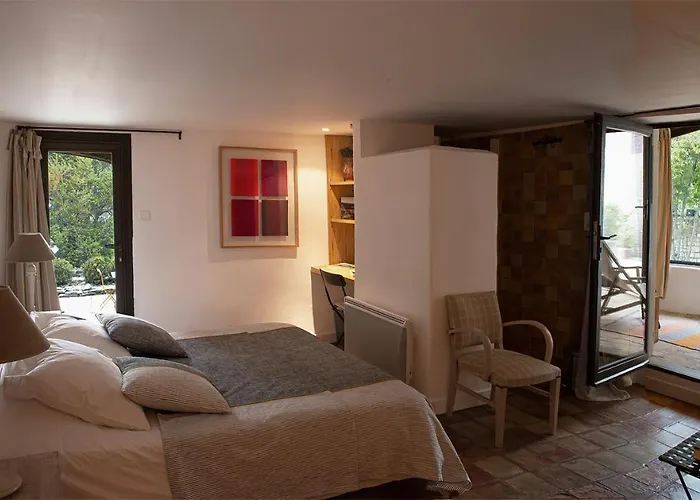 Le Clos Des Amandiers