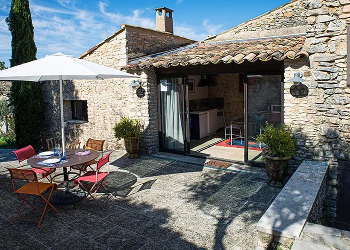 Le Clos Des Amandiers Bed & Breakfast