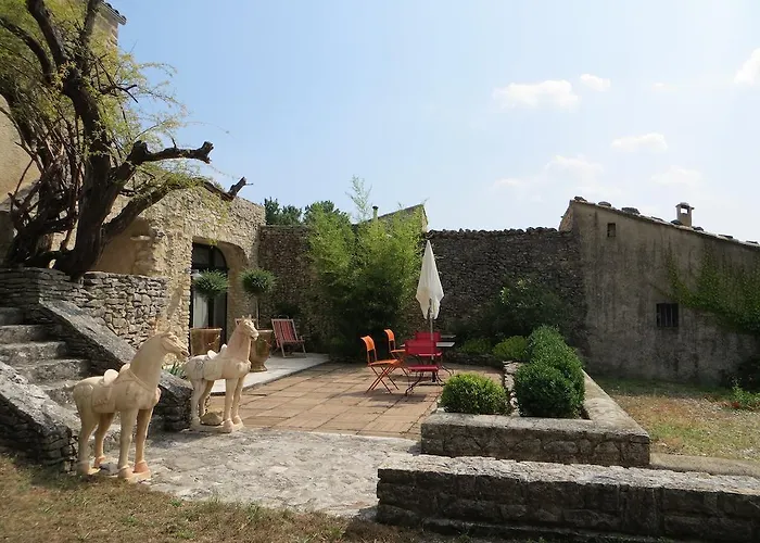 Le Clos Des Amandiers