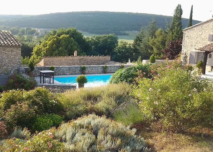 Le Clos Des Amandiers
